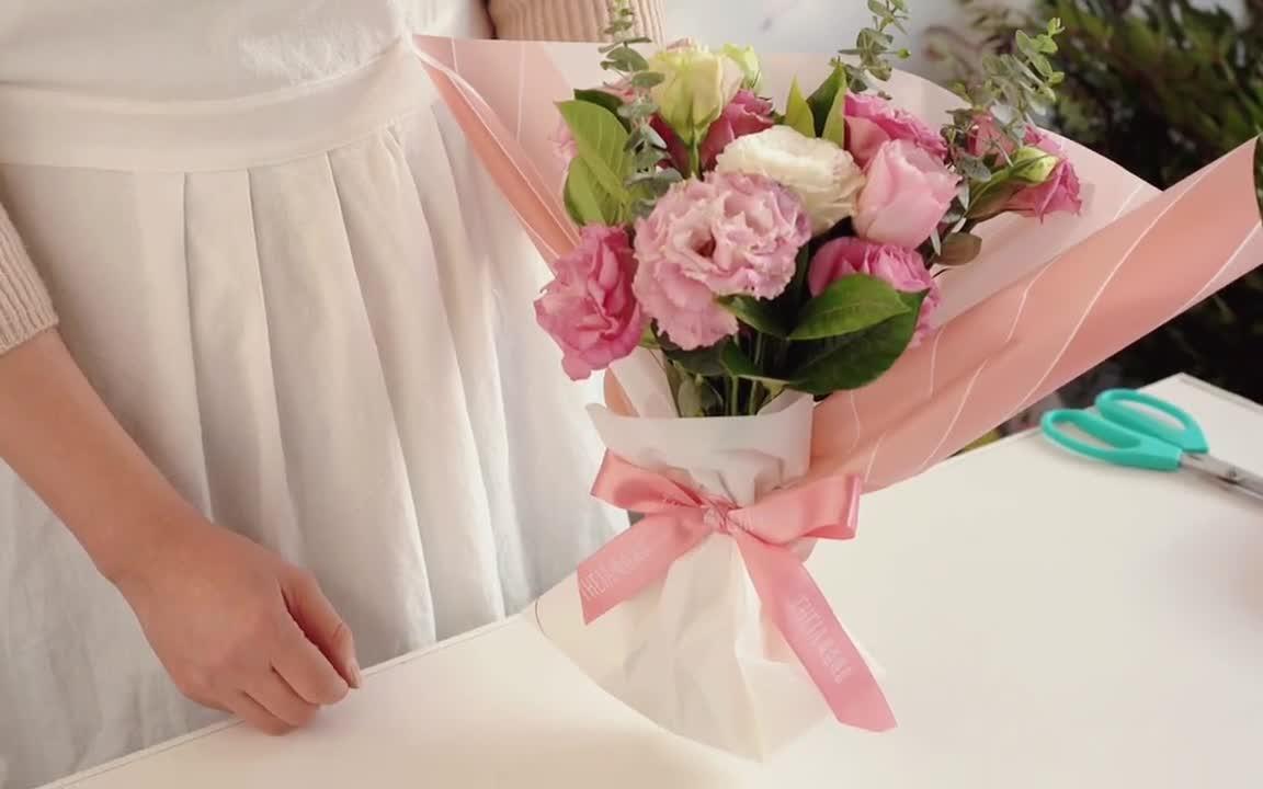 超简约 实用!一张包装纸5种包法的韩式花束!