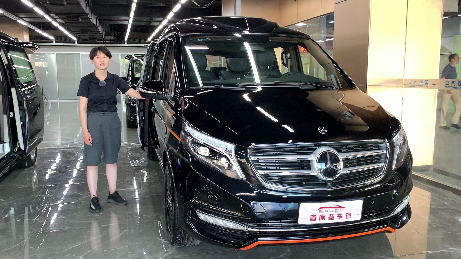 【首席鉴车官】奔驰v260傲旋版 奔驰4s店 奔驰商务房车 详情