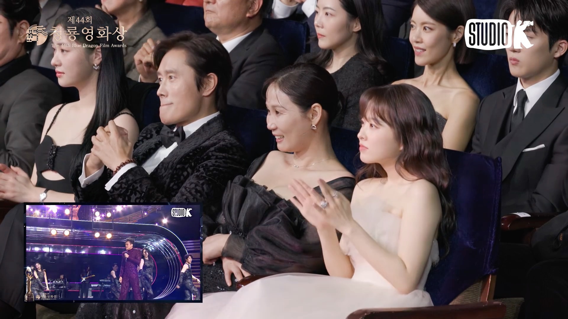 omg jyp朴振英 青龙电影节舞台 官方reaction