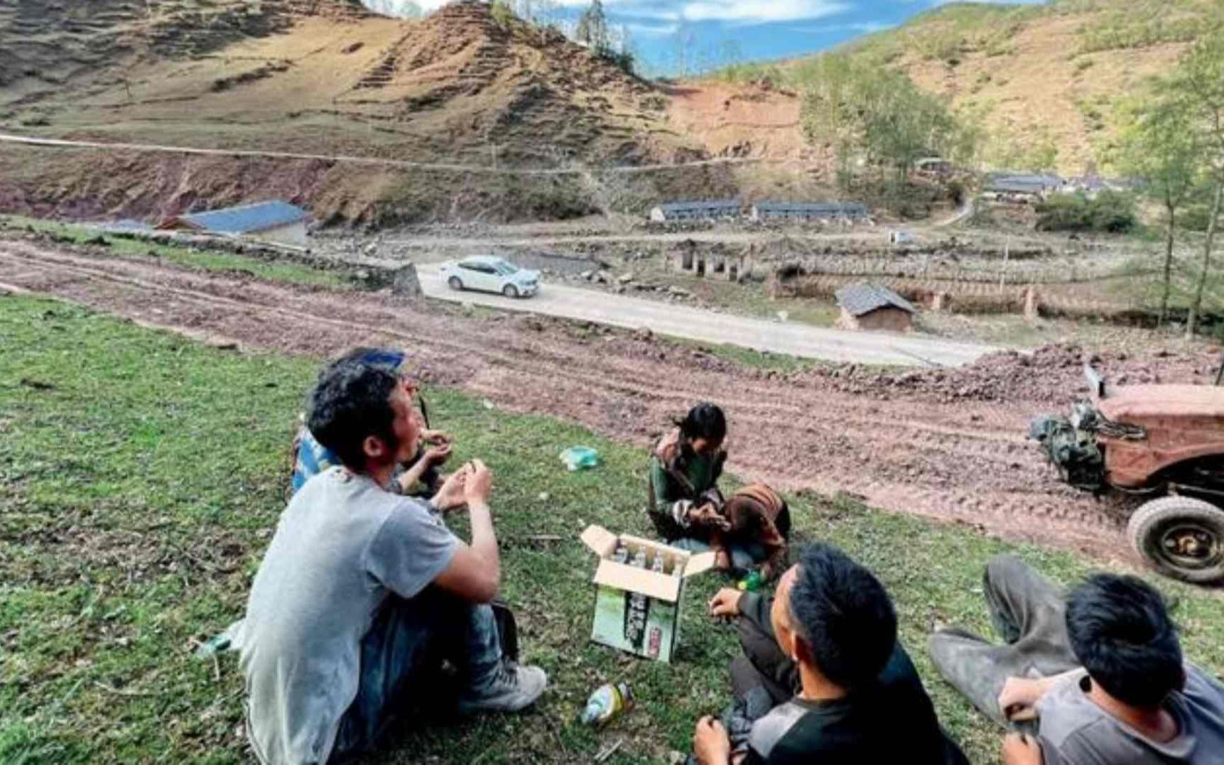 大凉山假公益团队:拍最穷的人赚更多的钱,土房子成吸粉道具