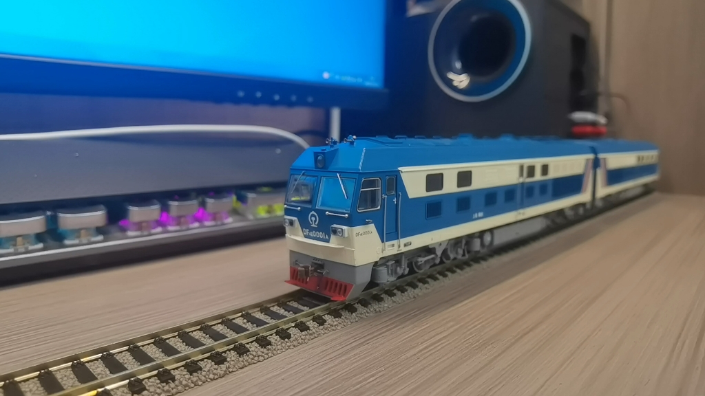 【火车模型】54 曙光东风4e df4e 0001a 0001b 上局翔段 大窗实验型