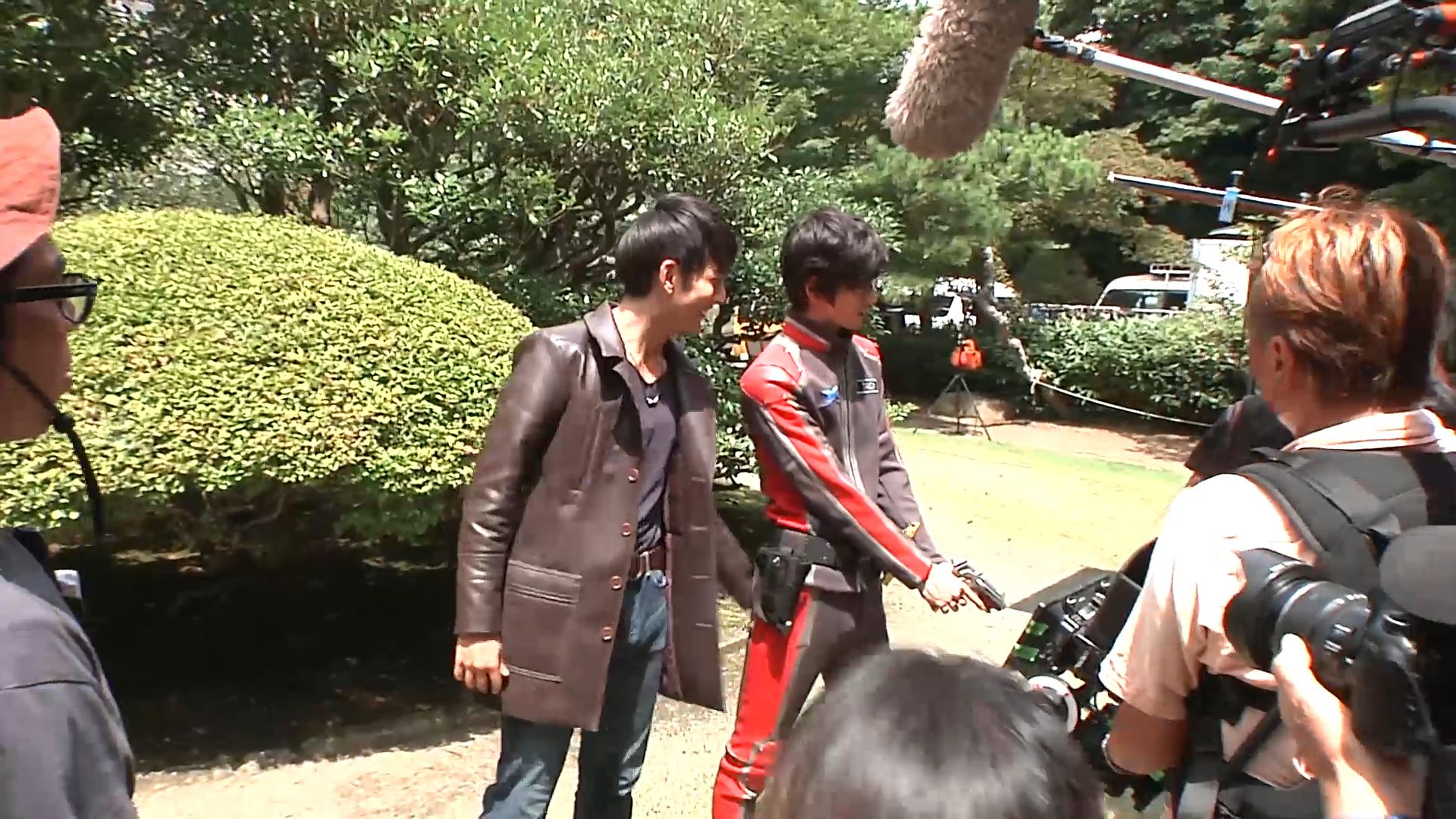 欧布奥特曼剧场版花絮:大地毫无前辈的气势,竟然被红凯拍屁股!