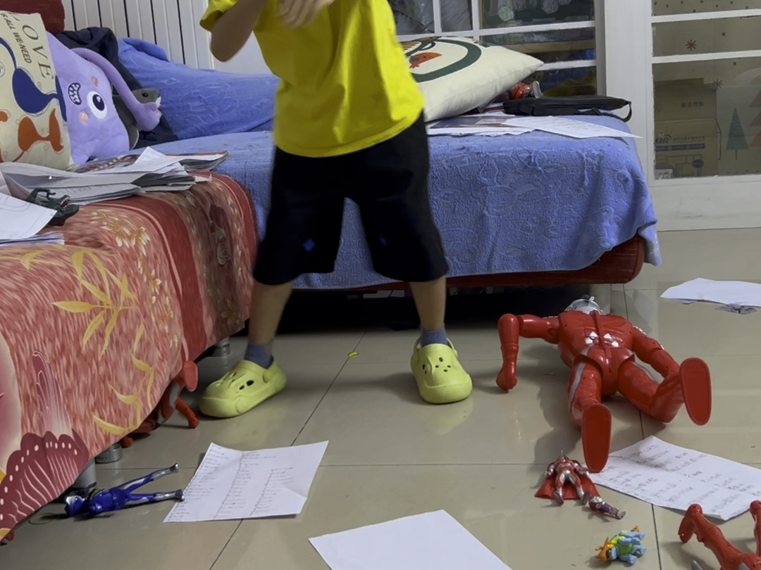 奥特曼版小苹果