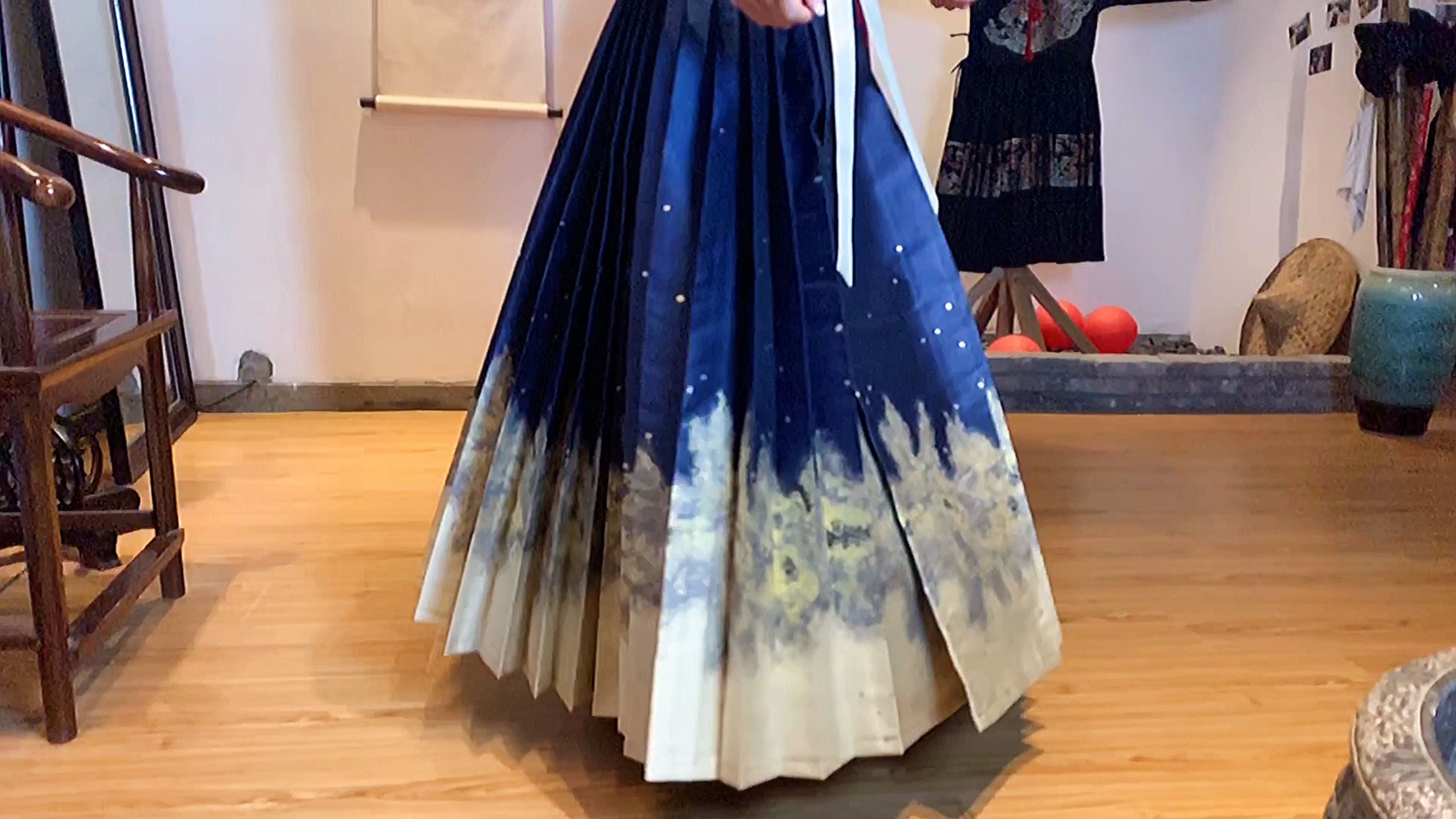 【御讙纪汉服】你们要的泛着荧光的蓝色马面裙来了(63_63)我太南