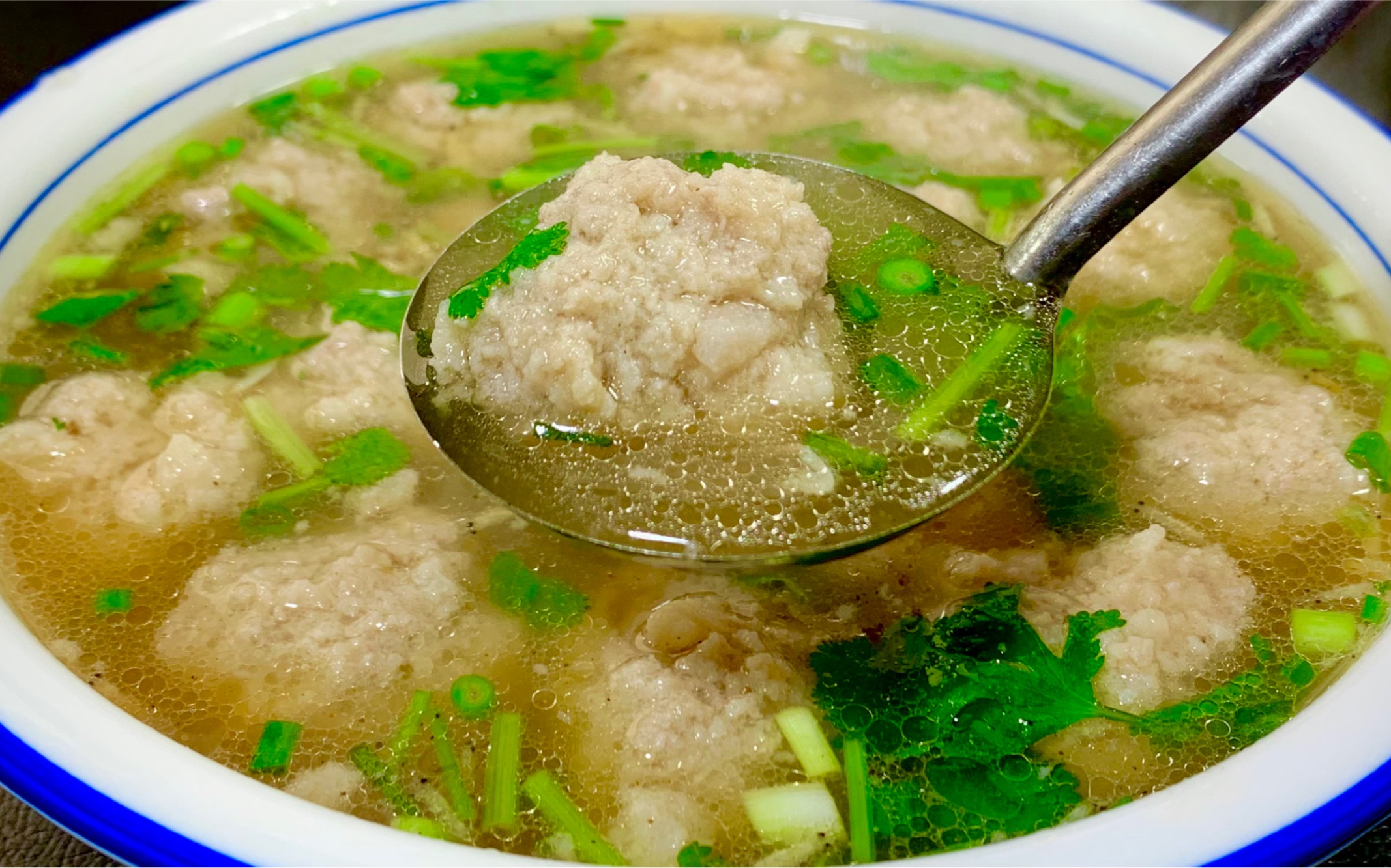 肉丸子汤好喝有诀窍,总厨教你酒店不外传秘诀,肉鲜汤美不腥不柴