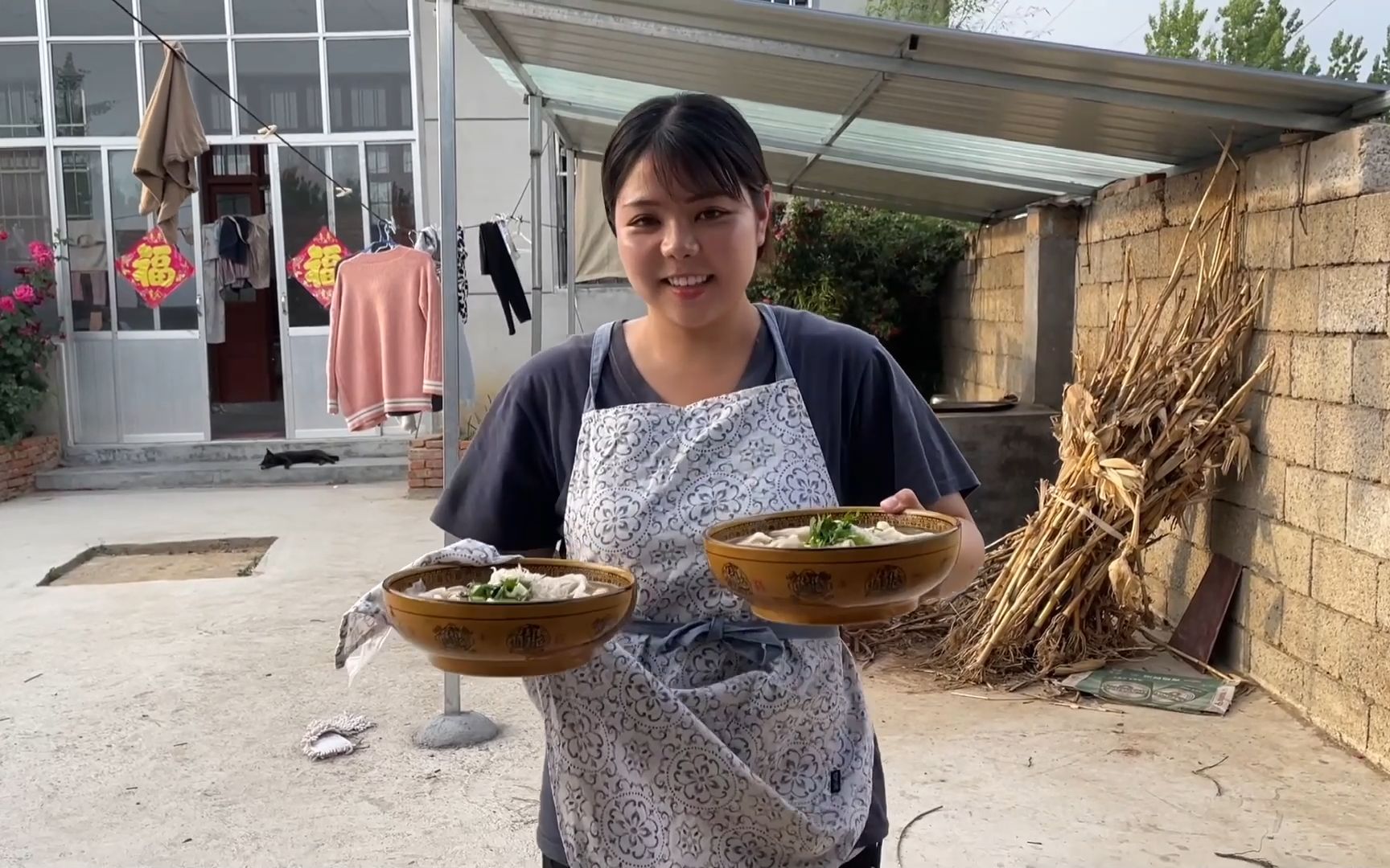 [图]山东婆婆心疼日本儿媳妇，大热天不让下地干活！阿雅给婆婆做饺子吃