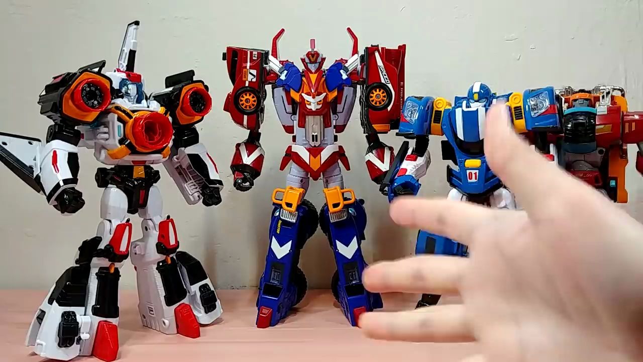 [转]韩国托宝,宇宙骑兵v三合体,皮特模型