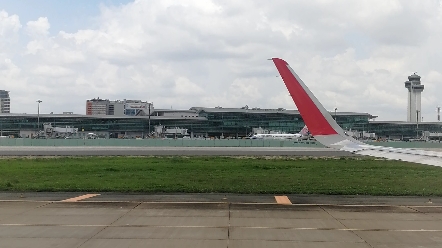 客舱视角拍摄越捷航空空客a321胡志明市新山一国际机场起飞