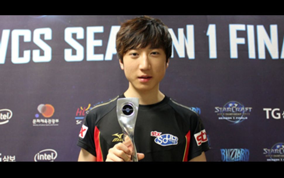 【星际2第一视角】感受巅峰吕布的操作运营 innovation(t) vs sos(p)