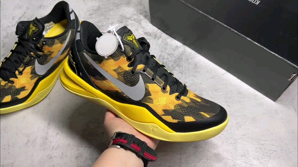 科比8代zk8 广告色 黑黄