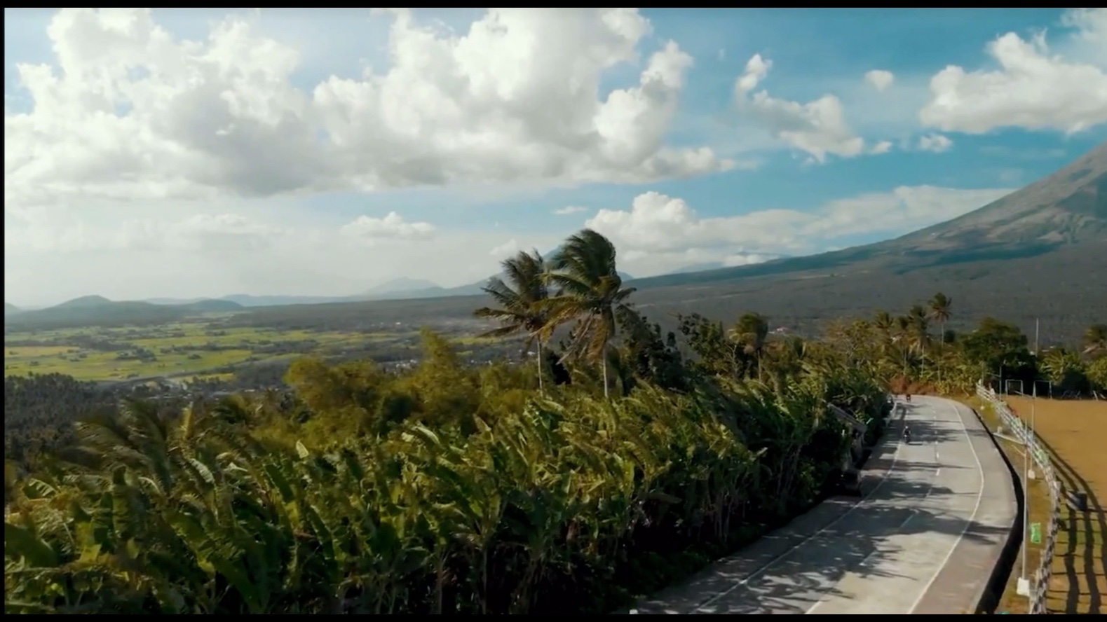 shores (feat. moonessa)