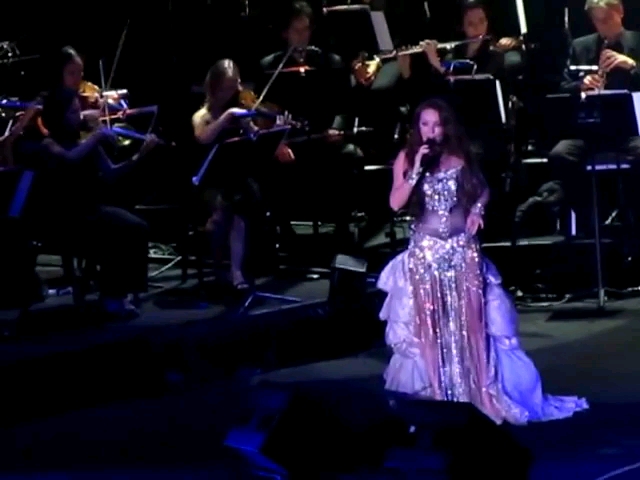 [图]Sarah Brightman - Hijo de la Luna (live in Macau, 24.10.2010)