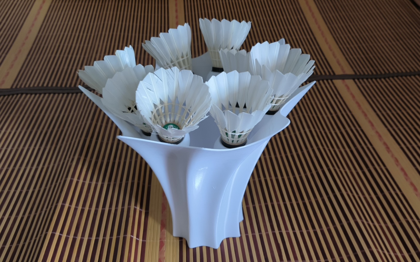 半夜爬起来做了个羽毛球花瓶