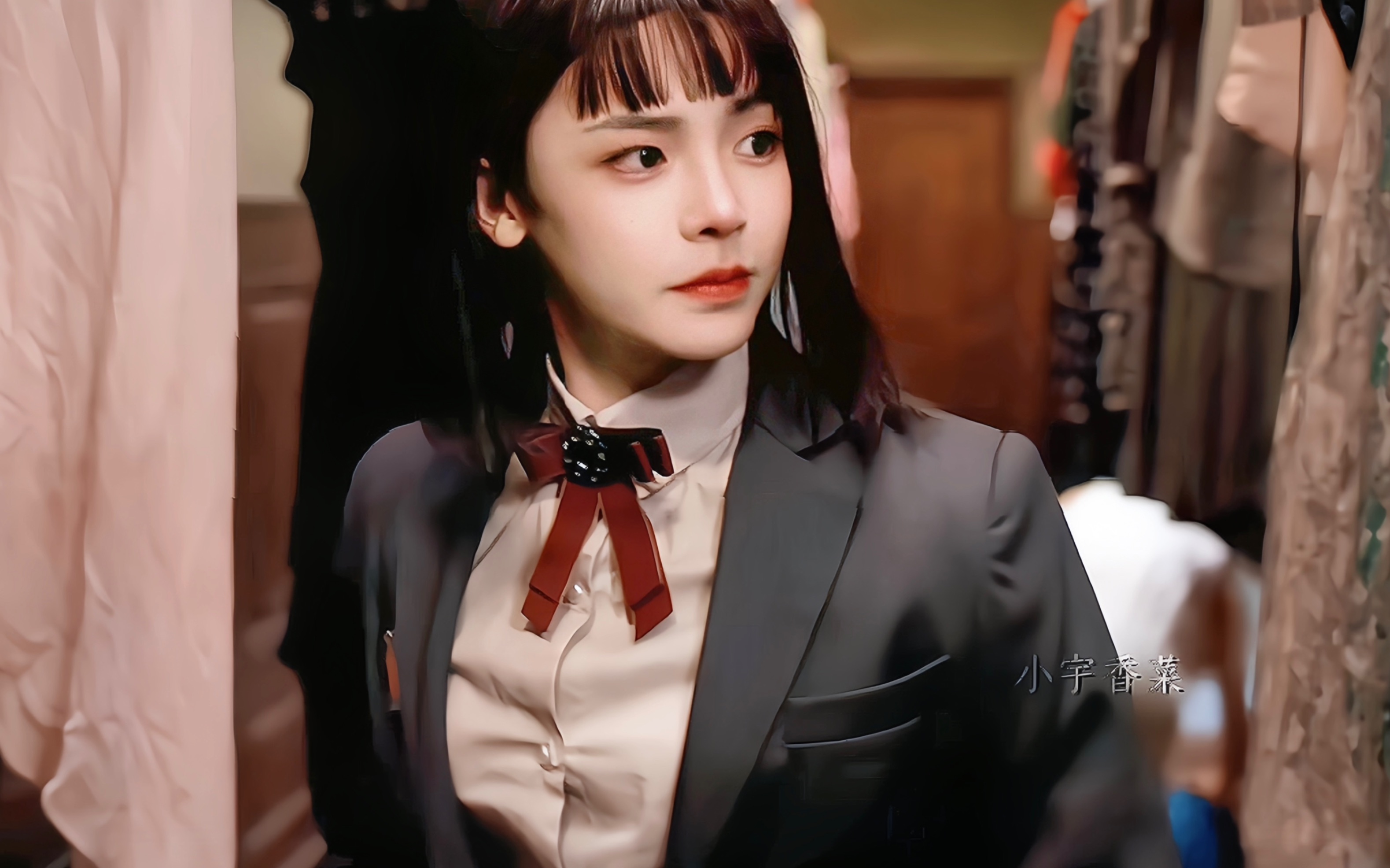 为什么侯明昊的女装毫无违和感啊哈哈哈哈!真的很美!