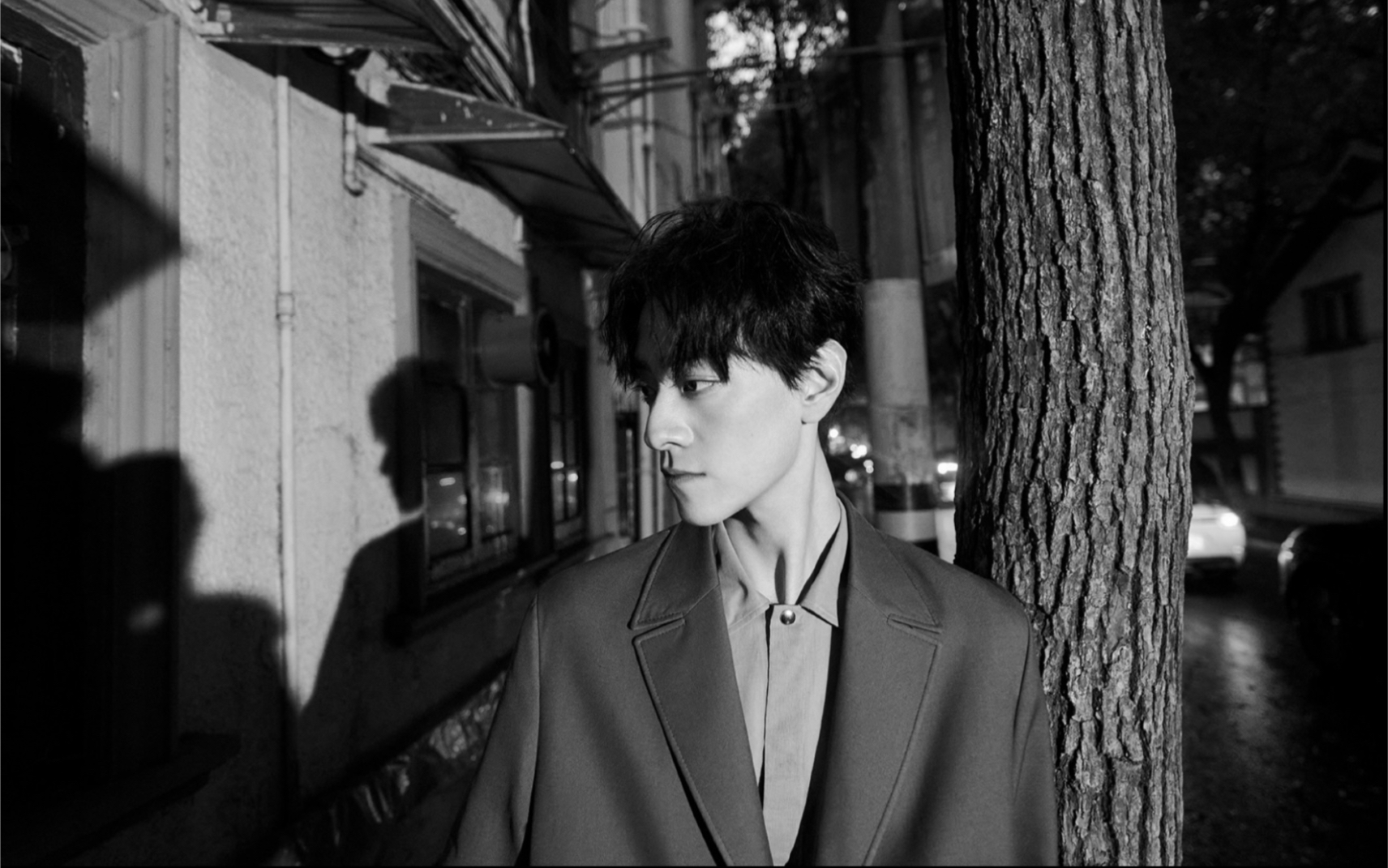 郑云龙时尚芭莎4月人间烟火里的交响诗寓言