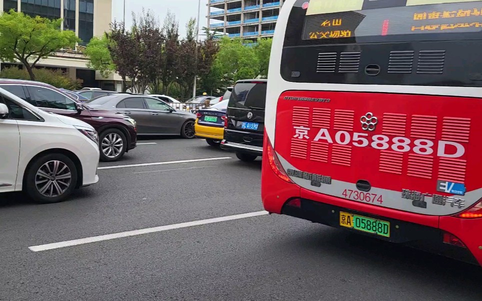 [图]怀念红鱼的噪音，一听到红鱼美丽动听的发动机声，我都忍不住上车，坐在后车厢里，静静地聆听着红鱼动听的发动机声……