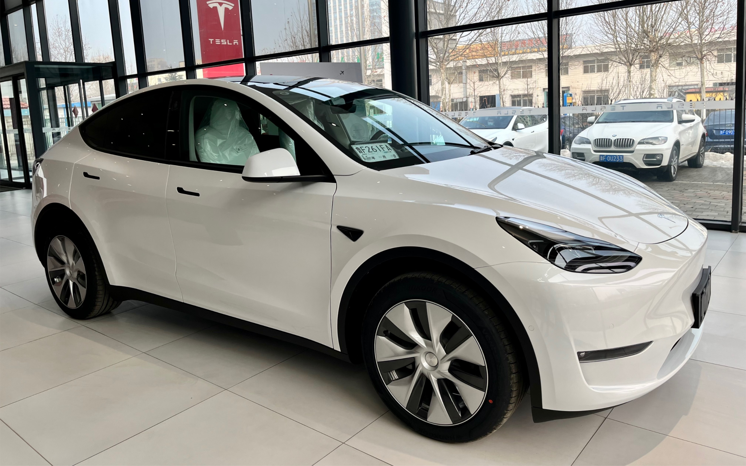提车日记|特斯拉model y长续航|白车白内