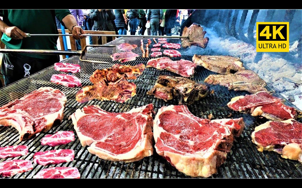 【4k】意大利戈里齐亚街头美食:烤巨大t骨牛排 | 作者:settime2588