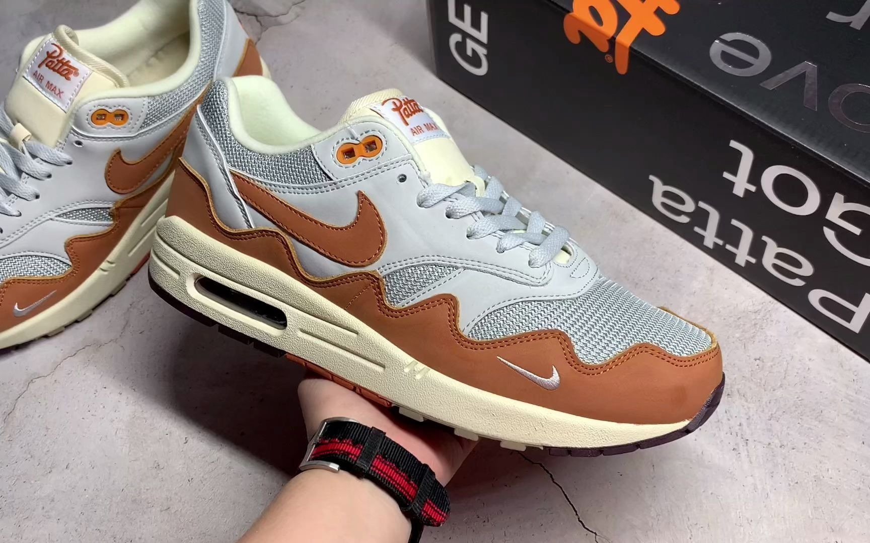 荷兰阿姆斯特丹 patta 联名耐克 nike air max 1 monarch 灰棕波浪纹