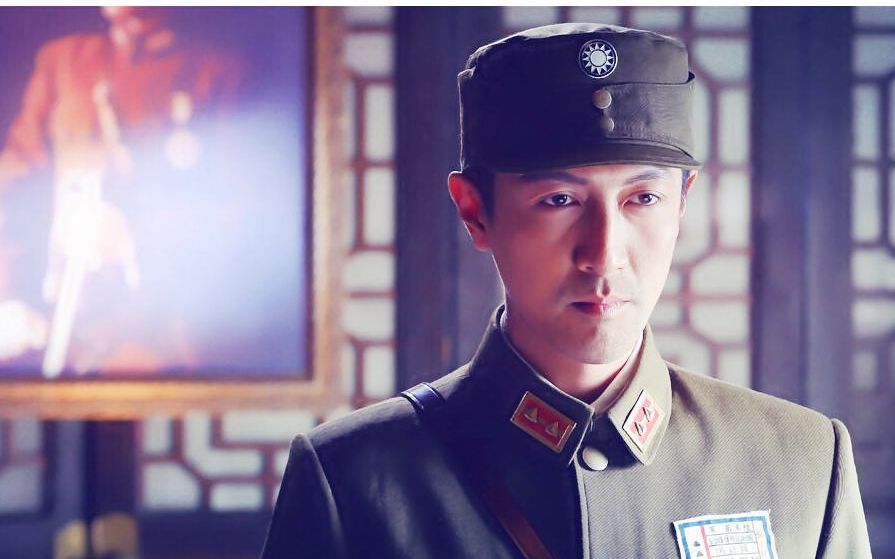 张鲁一2018生贺军装look混剪