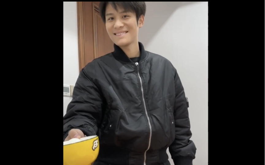 大杨哥进口鸡蛋 被大杨嫂嫌弃 我了个去