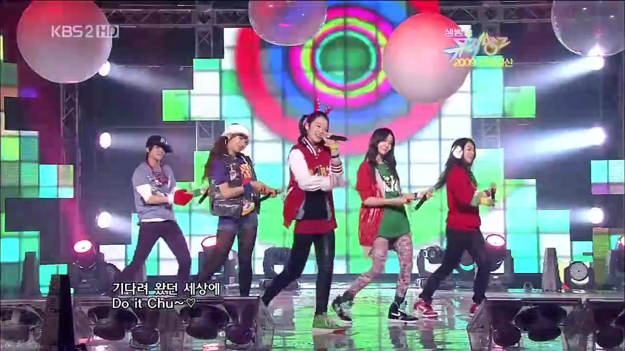 [图]【f(x) x SHINee】合作舞台表演《Chu》+《Ring Ding Dong》闪函一家亲，回不去的时光。。现在来看真的是值得珍藏的视频，曾经那么的美好。