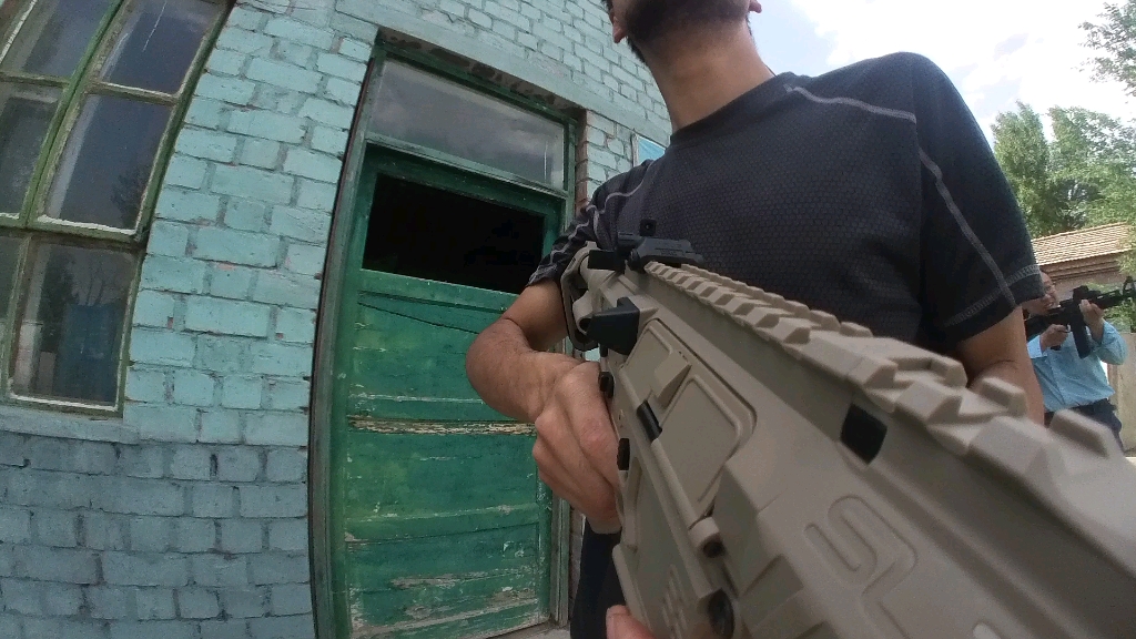 精击slrcqb原厂加上旋室外场