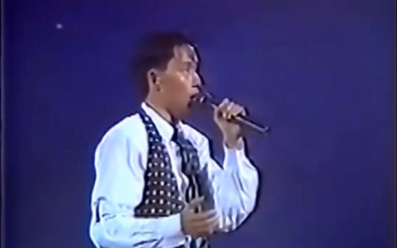 [图]【Live】张国荣-演唱小凤姐歌曲-情比雨丝（1986演唱会）