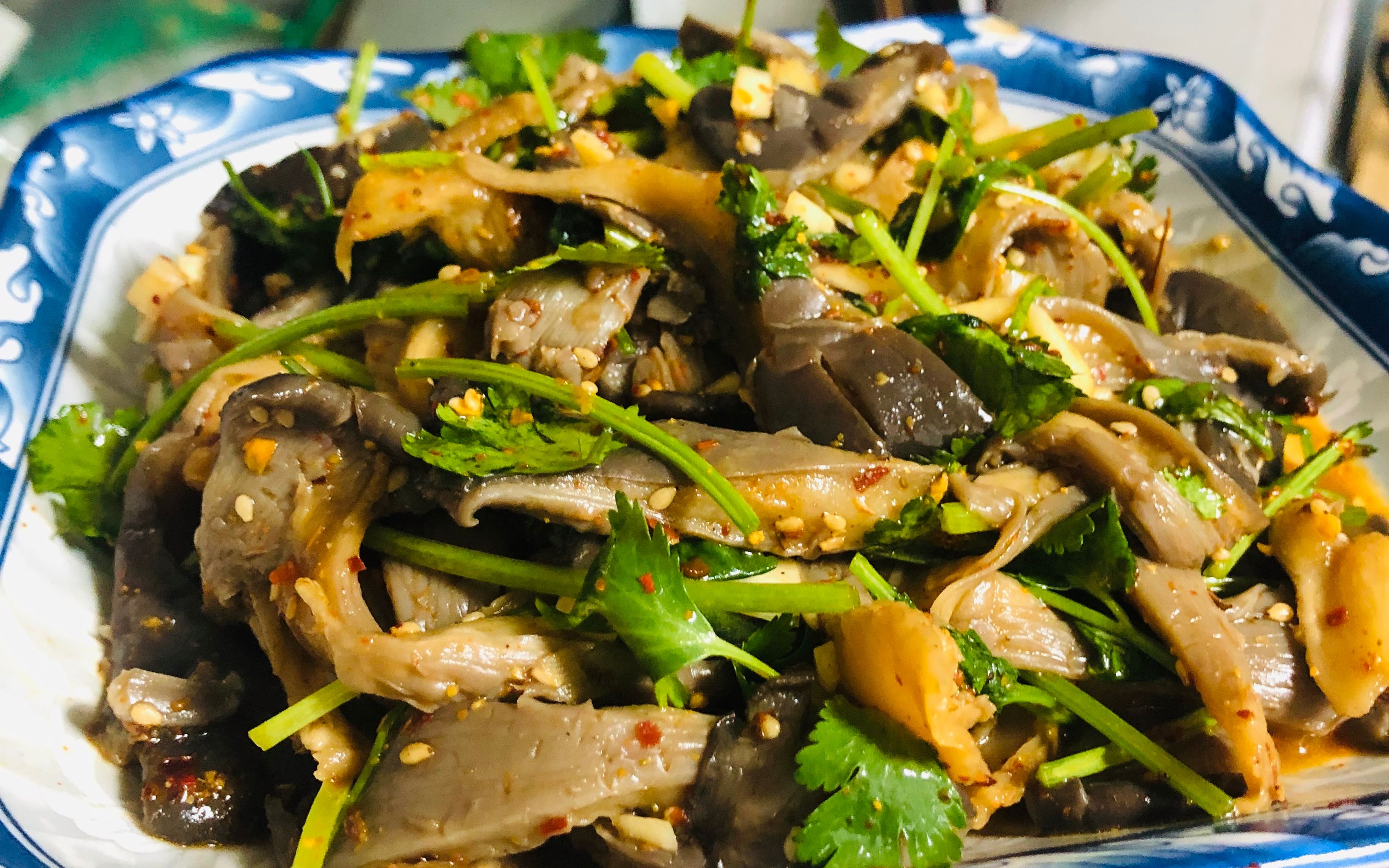 活动  凉拌片蘑,香辣口味,一个很不错而且很简单的下酒小凉菜