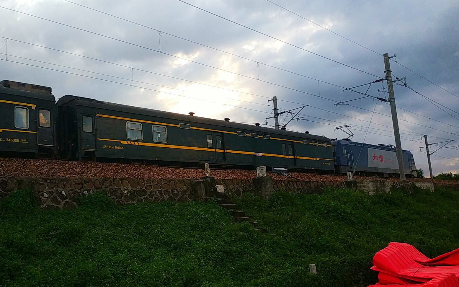 【黎湛线的客车】湛江进京始发车k158/7次列车通过合集_哔哩哔哩 (゜