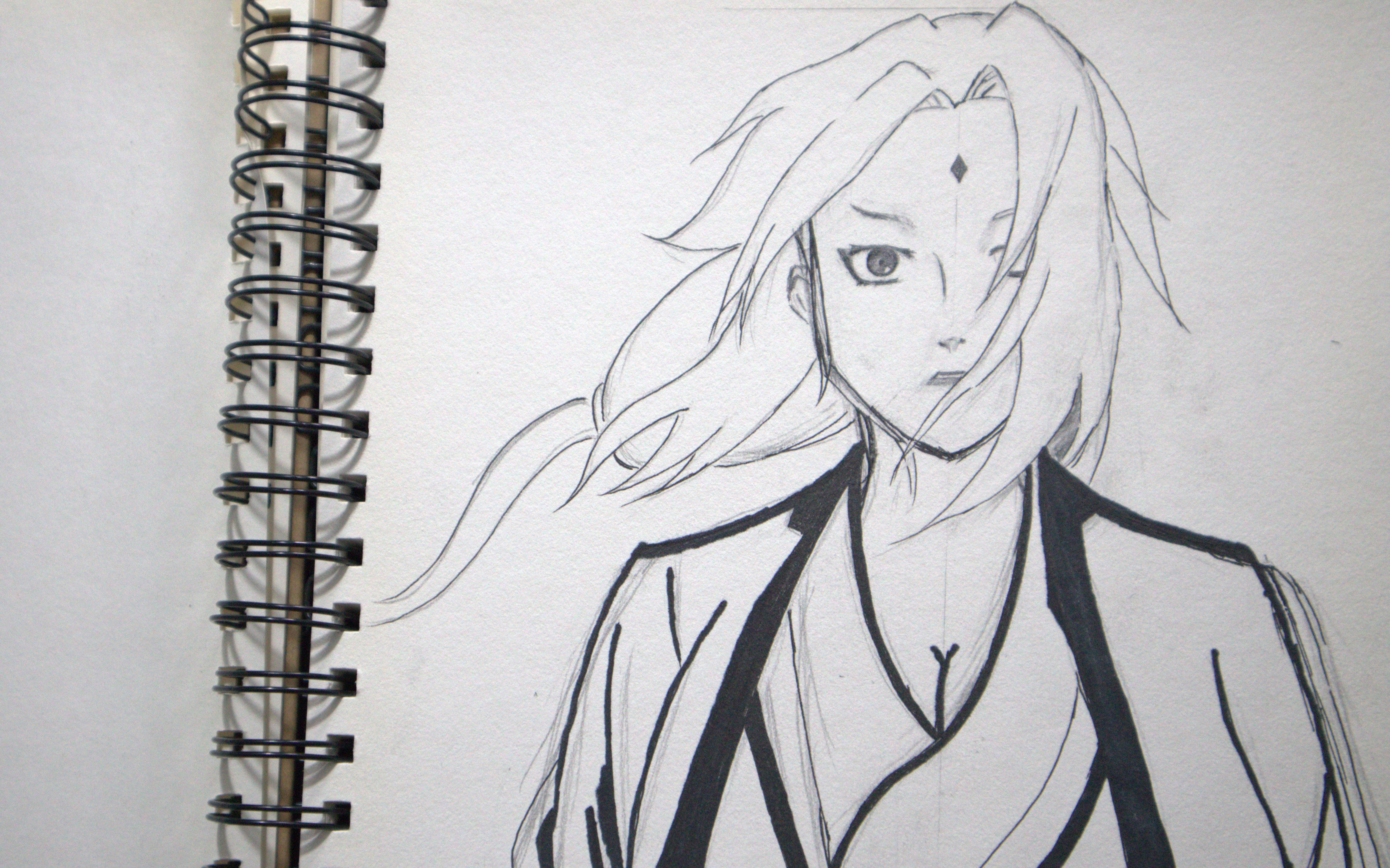 今日闲来无事,索性抄起笔画了个纲手.