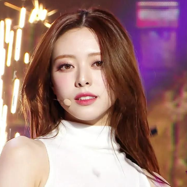 一位候补！ITZY《GOLD》打歌舞台241026_哔哩哔哩_bilibili