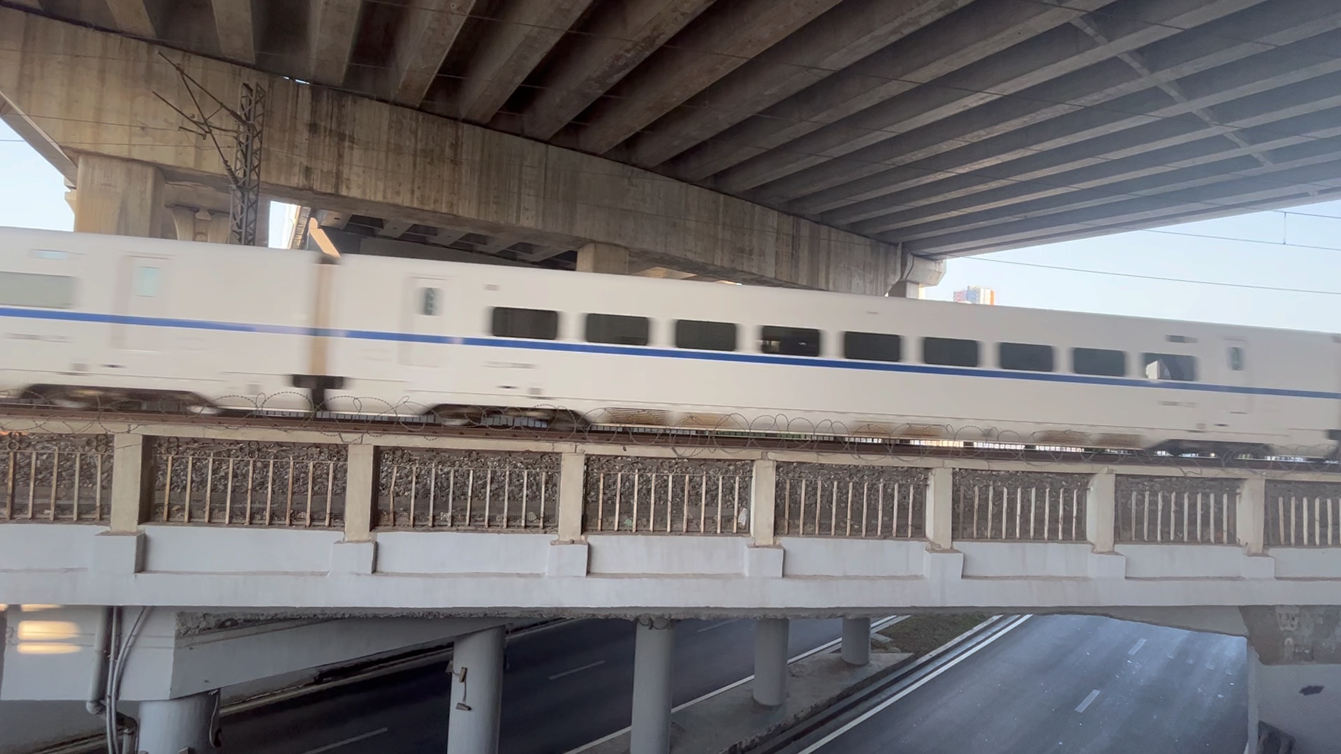 南局南段crh2a-2430 2223重联担当d6531(南昌—厦门)通过江铃立交