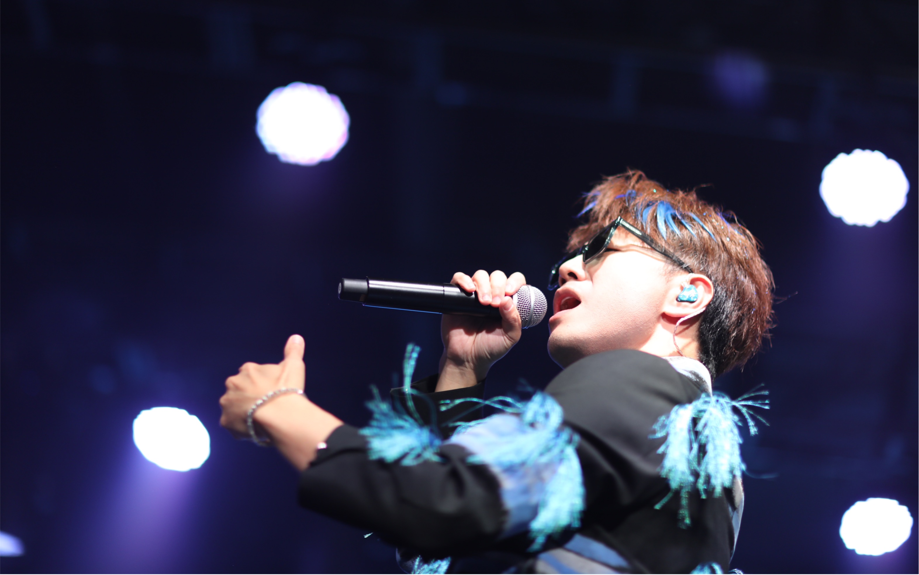 【王铮亮】巡演首站唱歌全程直拍(有几首不全)