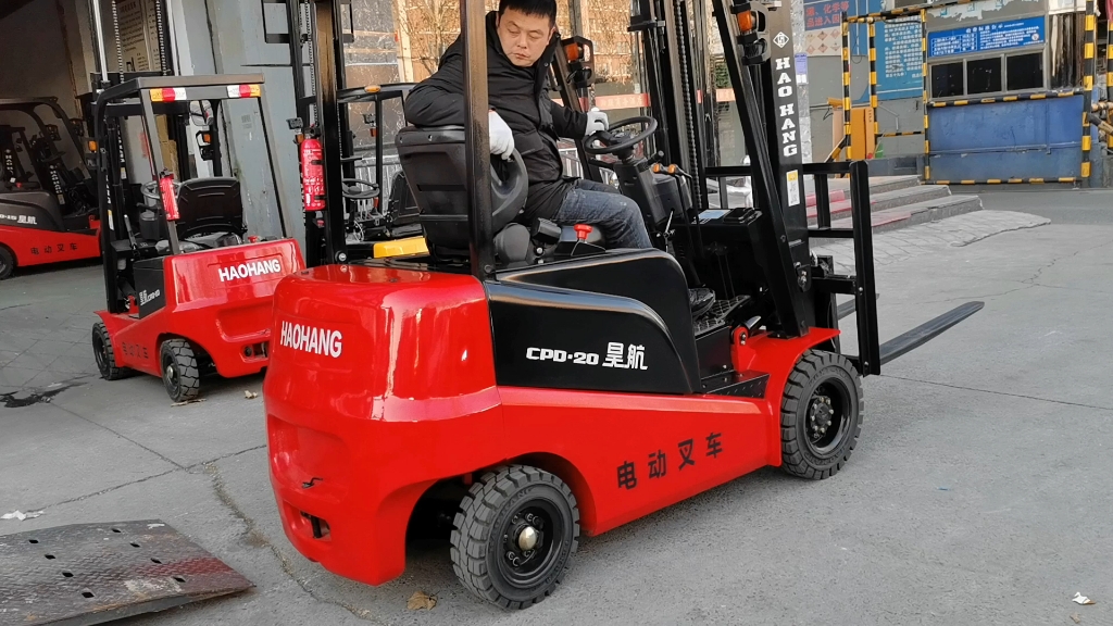 2吨电瓶小叉车厂家批发价格(昊航新能源纯电动叉车)