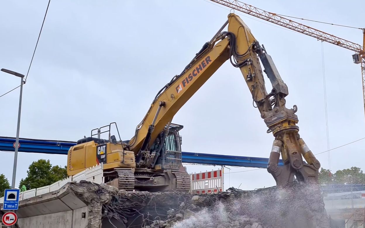 cat 336f挖掘机拆迁施工