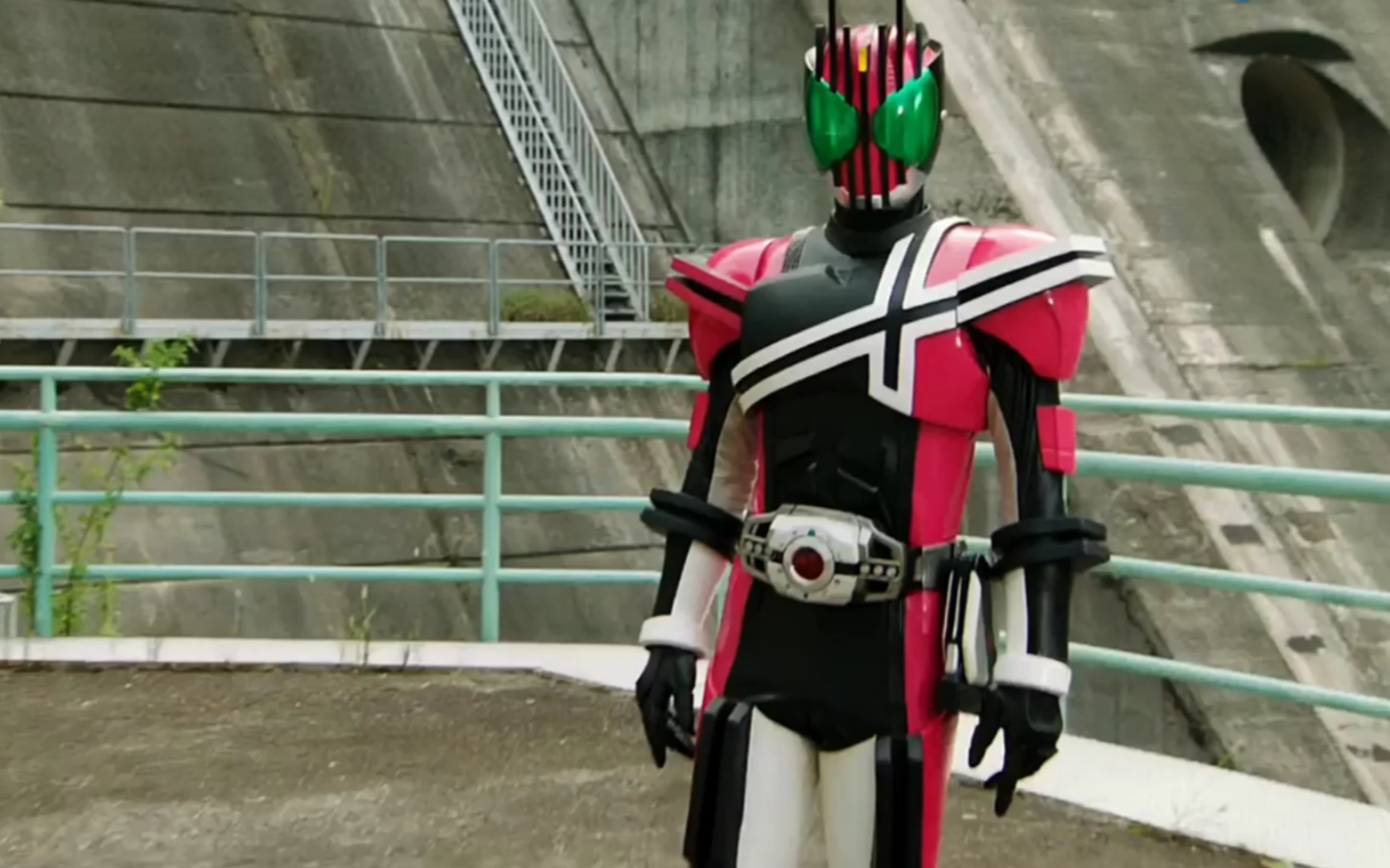 "假面骑士 召唤谁不好非要召唤帝骑哥,召唤就召唤了吧,还把本尊给召唤