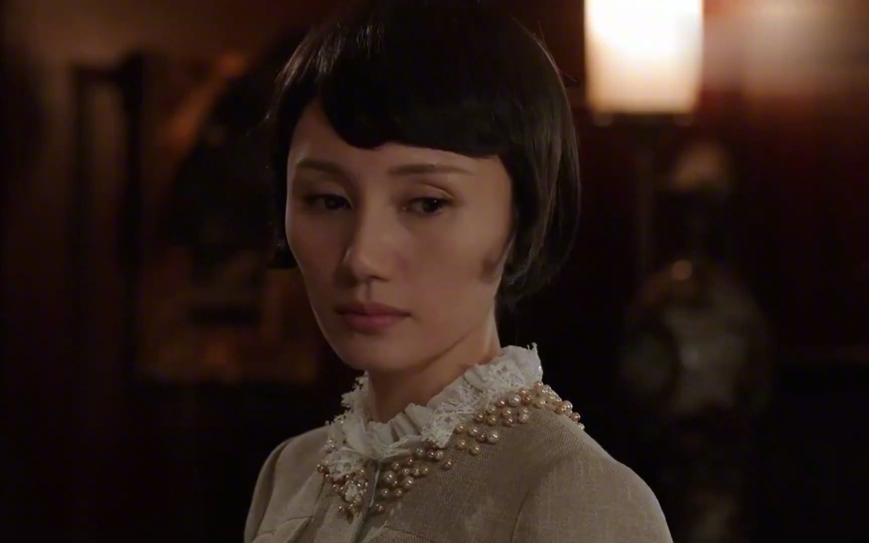 锋刃:袁泉生闷气,对黄渤又打又骂,结果黄渤一个举动让她气消