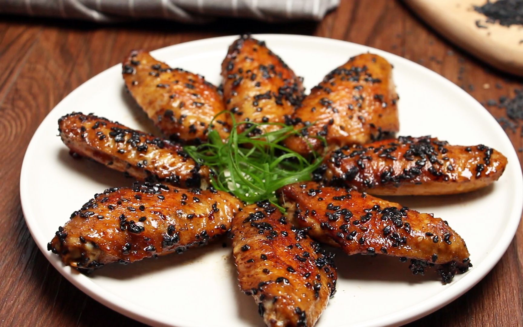 [土匪鸡翅] 此山是我开,此树是我栽,若想从此过,留下硬币来