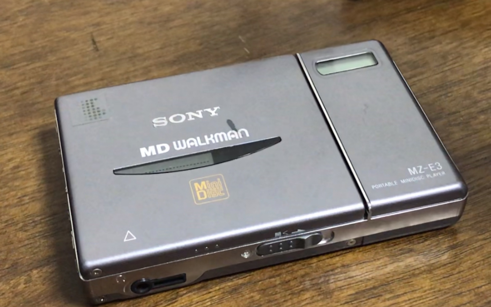 华仔二号》出品：第一百一十五弹：索尼SONY MZ-E3初代MD王者开箱视频 