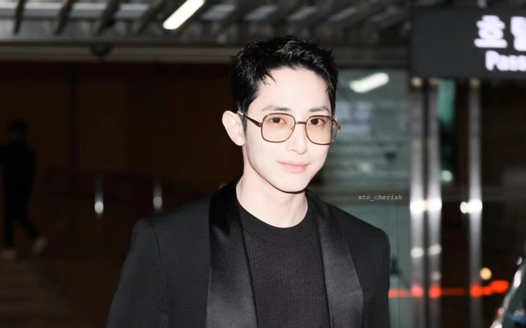 戴眼镜的帅哥,等等我( 03° 0805 03°)77