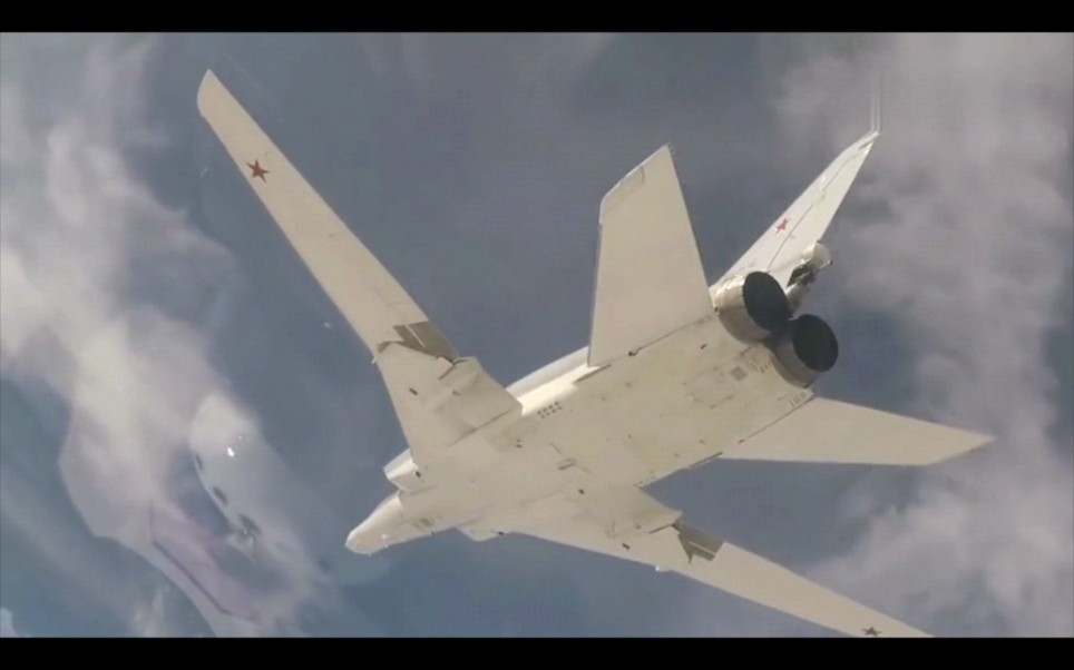 tu—22m3"逆火"超音速轰炸机,为航母而生航母杀手.