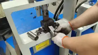 方管冲弧口对接圆管操作视频