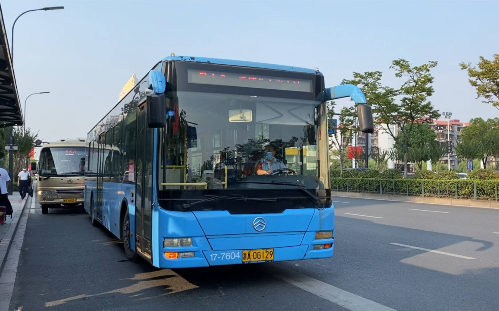 【杭州公交】xml6125jhev38c 746路 17-7604