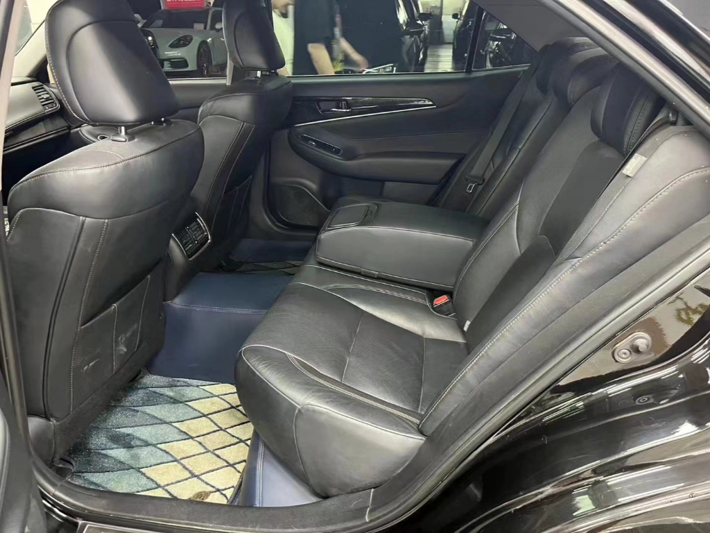 新到19年丰田皇冠,2.