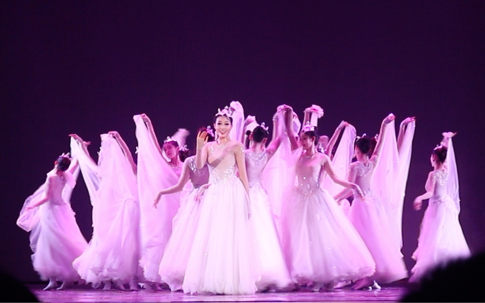 中央民族大学舞蹈学院|《额尔古纳河》片段|李美静专场彩排场_哔哩