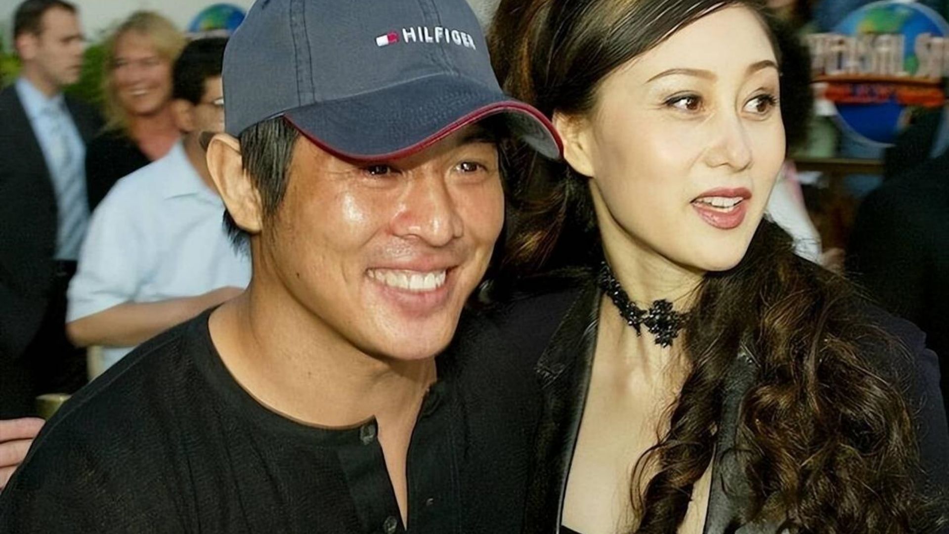 李连杰否认抛妻弃子，财产留给前妻、孩子由他抚养，妻子利智曾担心后妈难做