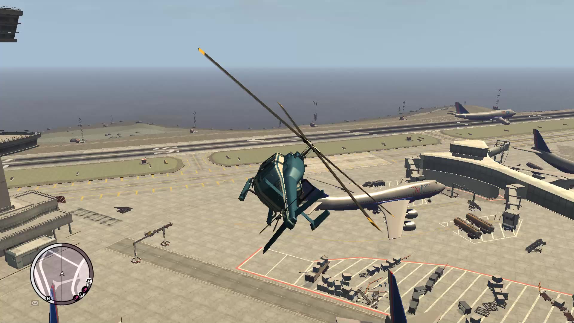 【gta4】机场的飞机不能坐,那么把直升机停在飞机上面会怎样_哔哩哔哩