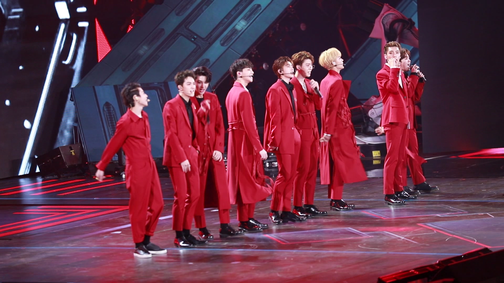 【nine percent】爱奇艺尖叫之夜《eiei》 《创新者》 团体focus_哔哩