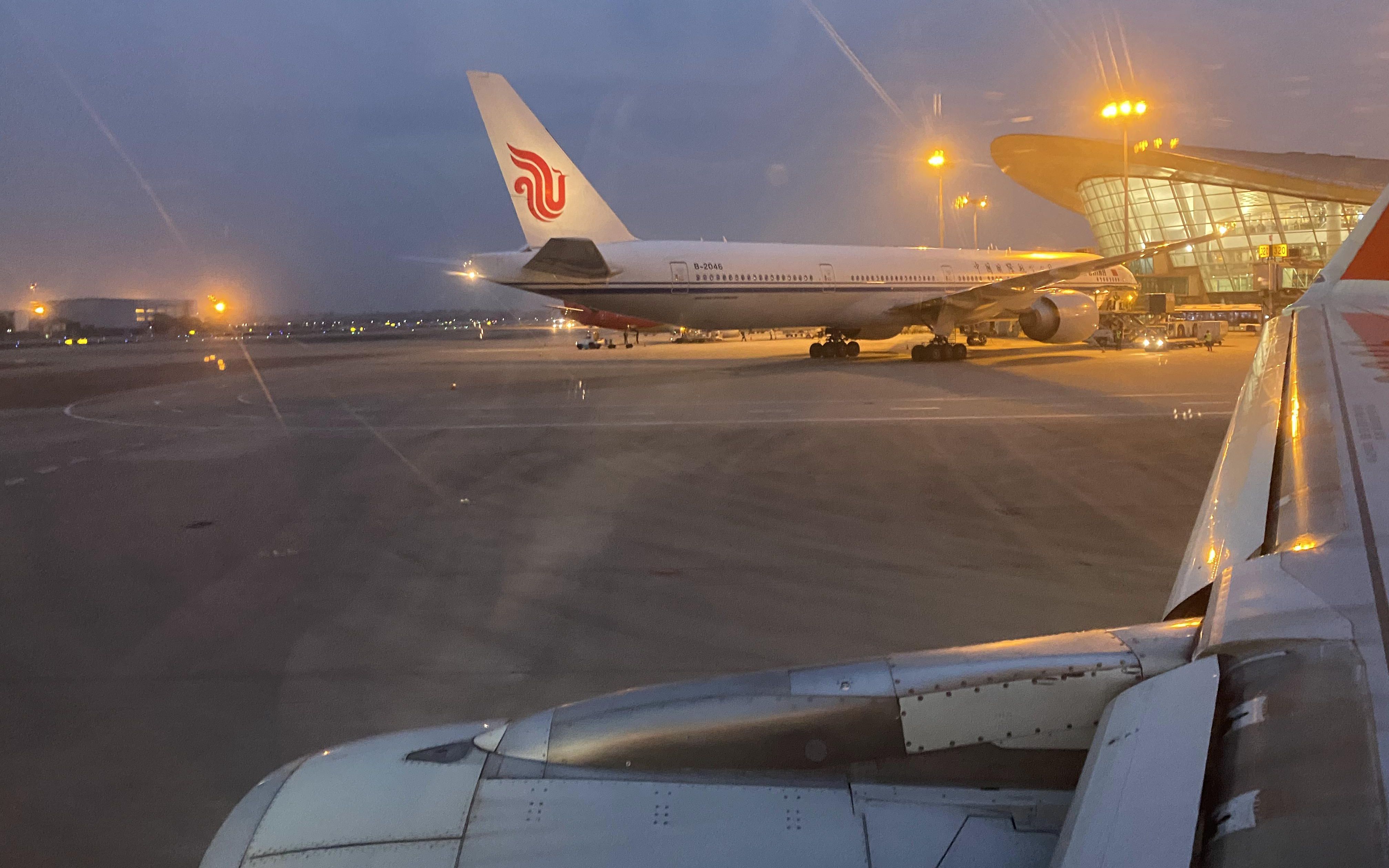 【夜间模糊】因延误导致天黑...四川航空 A321SL 杭州萧山国际机场 起飞哔哩哔哩bilibili